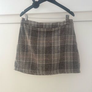 Stylish Plaid Mini Skirt - Black and Cream